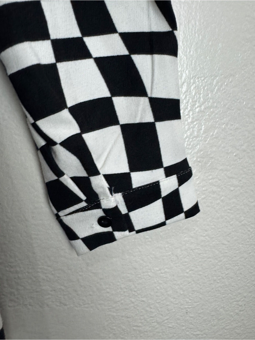 HYFVE Checkered Button Up Shirt Size Medium - Picture 4 of 9